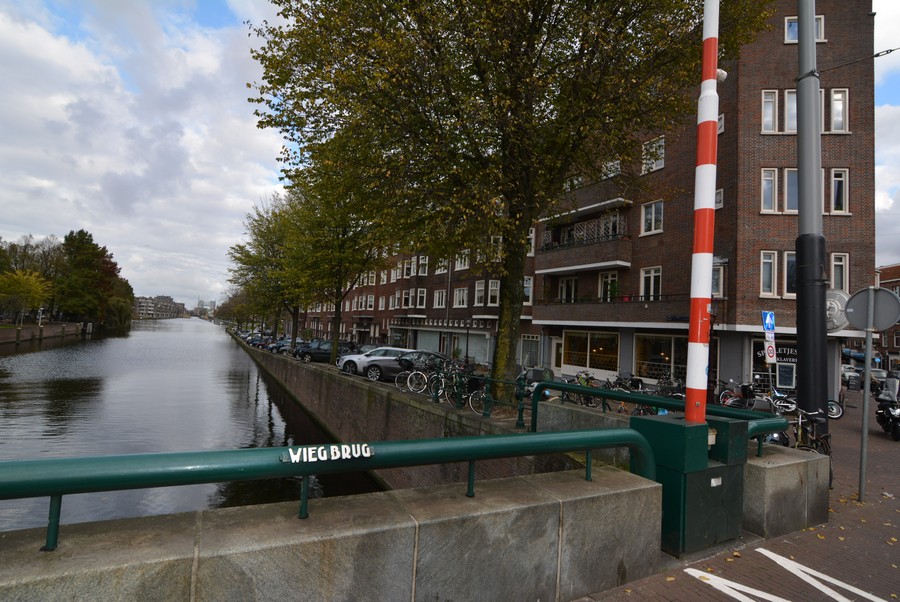 Tweede Kostverlorenkade vanaf de Clercqstraat