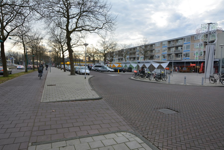 Buitenveldertselaan vanaf winkelcentrum-1