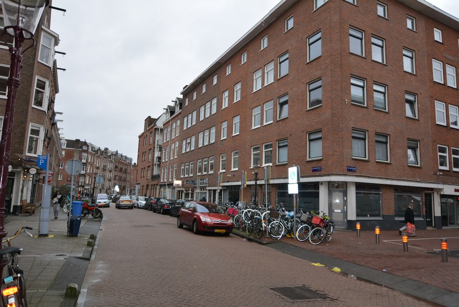 Jan Hanzenstraat vanaf ten Katestraat-1