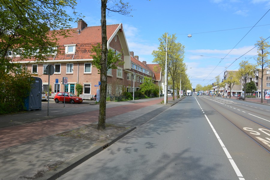 Middenweg vanaf Röntgenstraat