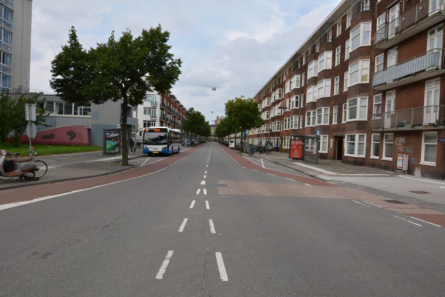 Waalstraat vanaf President Kennedylaan